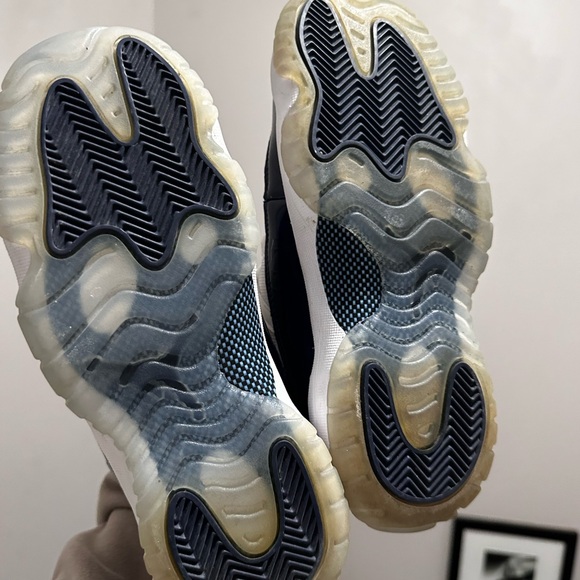 Nike Jordan Air 11 Retro - Picture 6 of 10